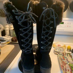 Lace up shearling lined fur trim bootsl